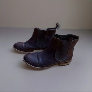 Clarks Artisan Maypearl Nala Chelsea Boots - Size 8 👢✨